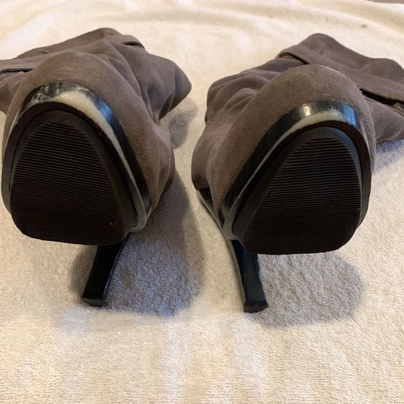 Michael Kors Kincade suede slouchy boots. - Picture 14 of 14